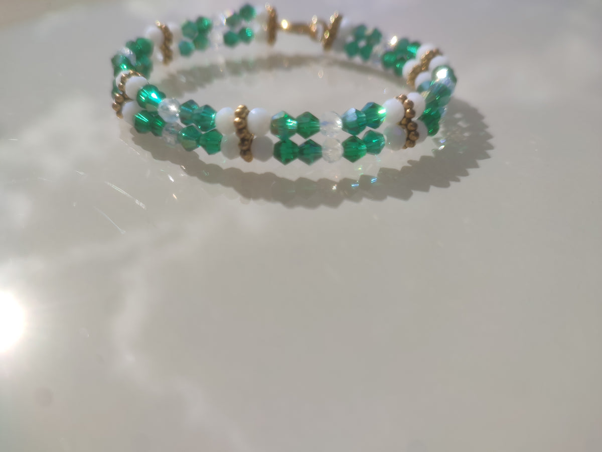 Brățară Handmade cu Mărgele din Sticlă – Verde & Roz