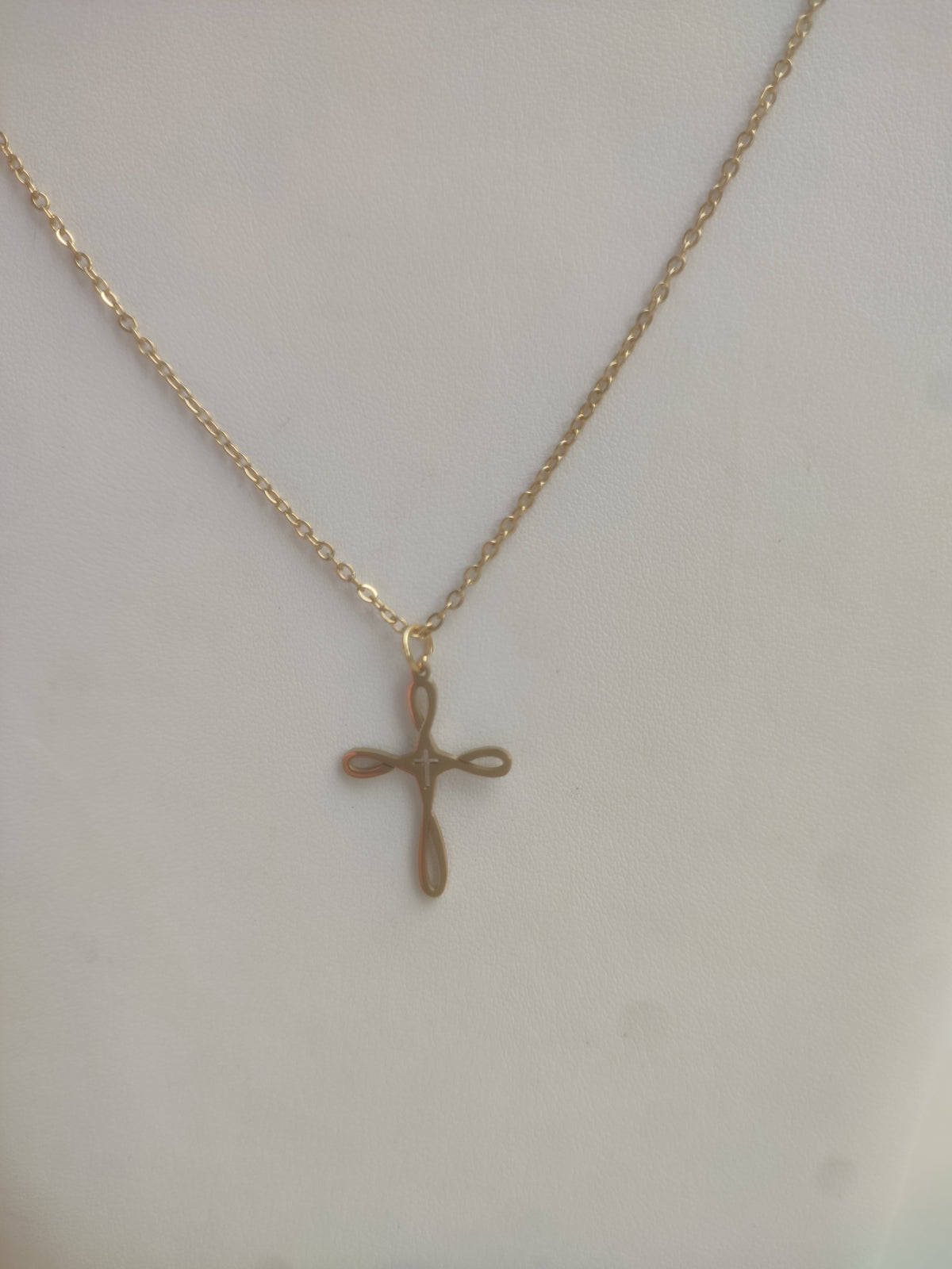 Colier Delicat cu Cruciuliță