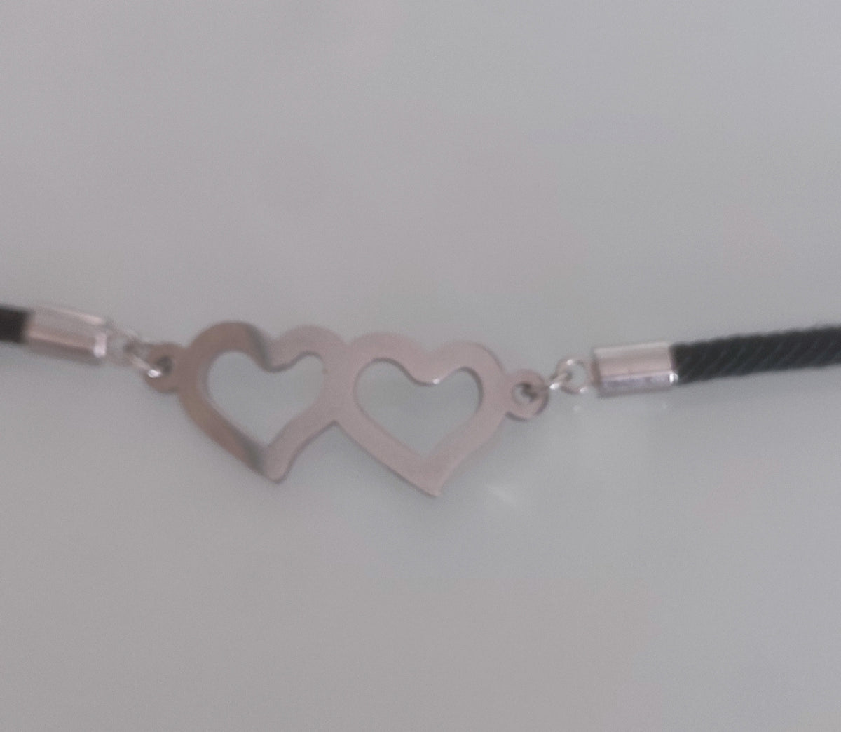 Brățară Delicată cu Șnur și Inimi din Oțel Inoxidabil