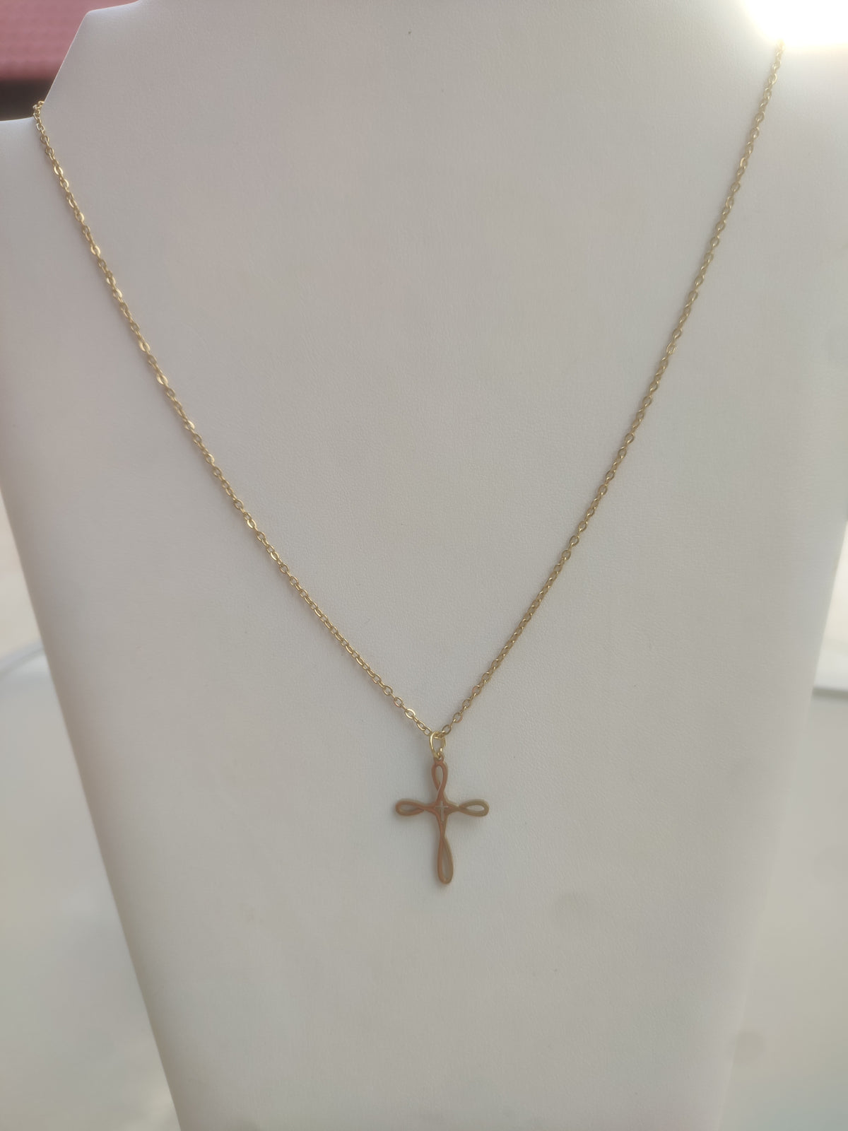 Colier Delicat cu Cruciuliță